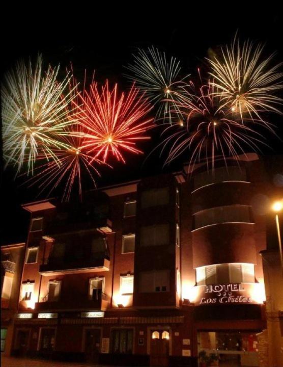 Hotel Los Chiles Villanueva Del Arzobispo Eksteriør bilde