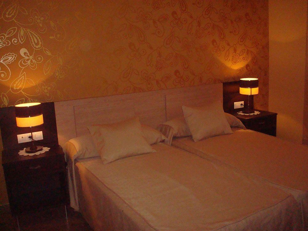 Hotel Los Chiles Villanueva Del Arzobispo Eksteriør bilde